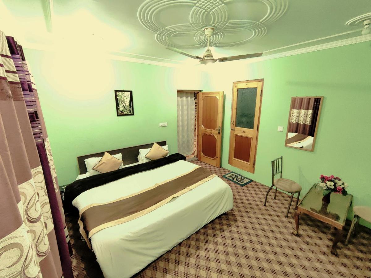 מלון Srīnagar Sheesha Residency מראה חיצוני תמונה